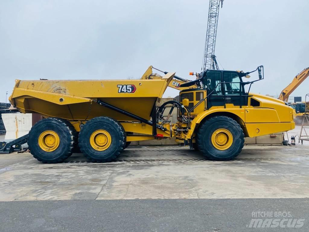 CAT 745 Kĺbové nákladné autá