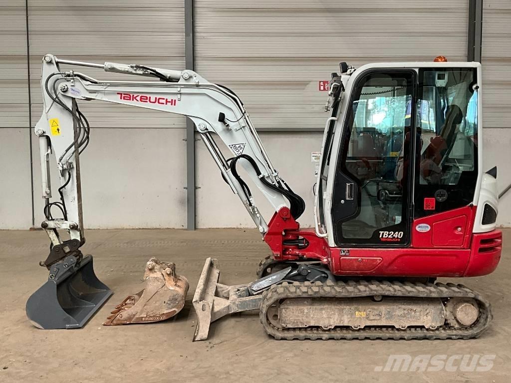 Takeuchi TB 240 Mini rýpadlá < 7t