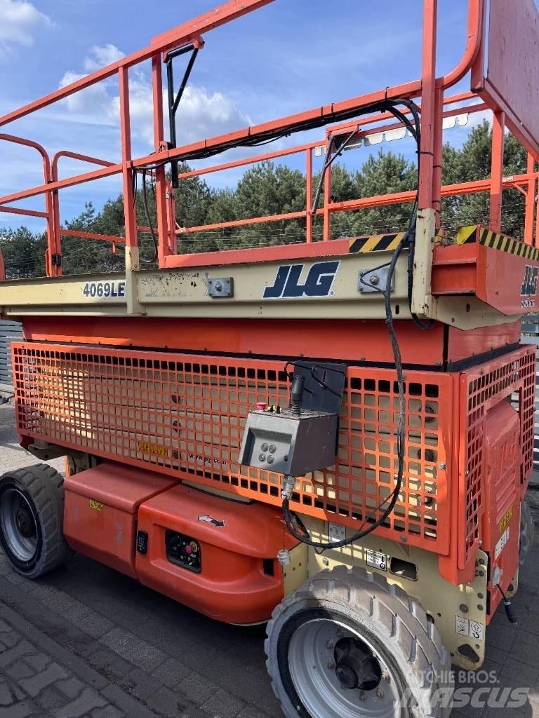 JLG 4069 Nožnicové zdvíhacie plošiny