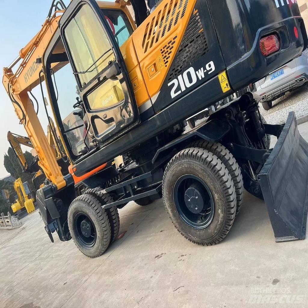 Hyundai R210W-9 Kolesové rýpadlá