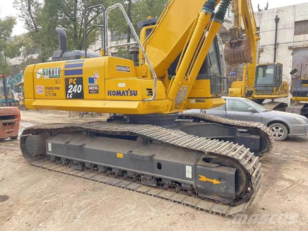 Komatsu PC240-8 Pásové rýpadlá