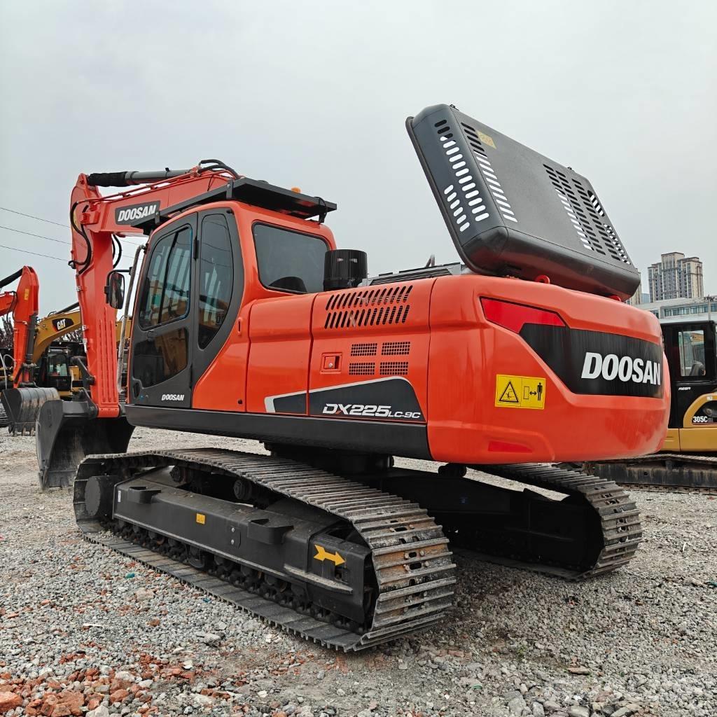 Doosan DX 225 LCA Pásové rýpadlá