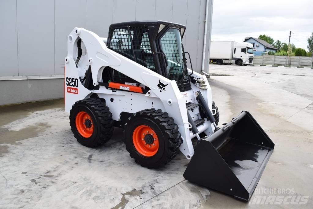Bobcat S 250 Šmykom riadené nakladače