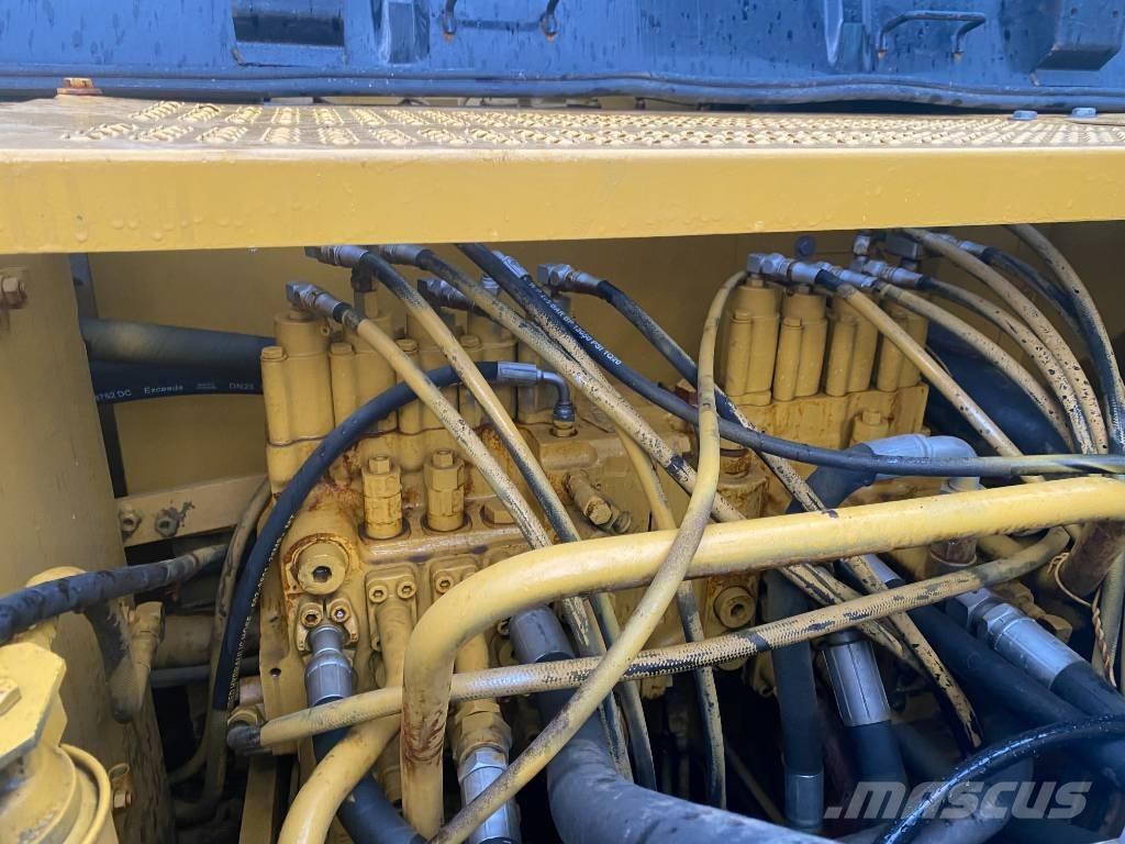 CAT 320 C L Pásové rýpadlá