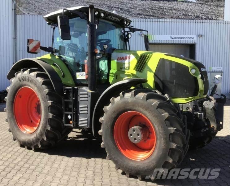 CLAAS AXION 850 Traktory