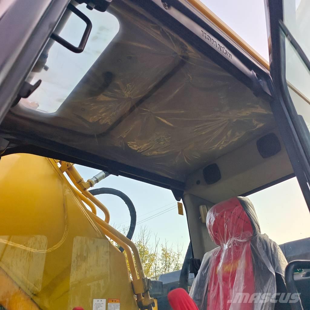 Komatsu PC 450 Pásové rýpadlá