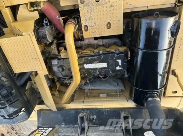 CAT 330 D Pásové rýpadlá