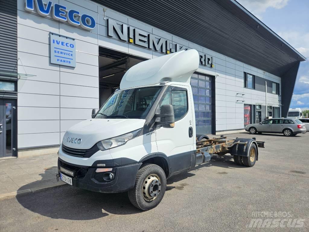 Iveco Daily 70C17 Skriňová nadstavba