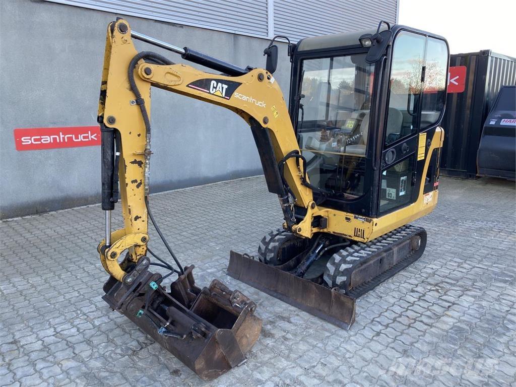 CAT 301.8C Kolesové rýpadlá