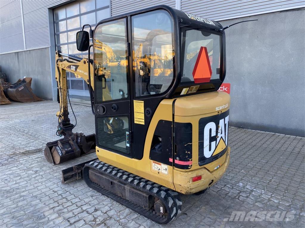 CAT 301.8C Kolesové rýpadlá