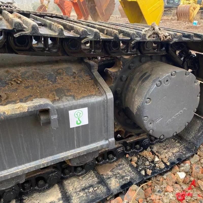 Volvo EC 240 Pásové rýpadlá