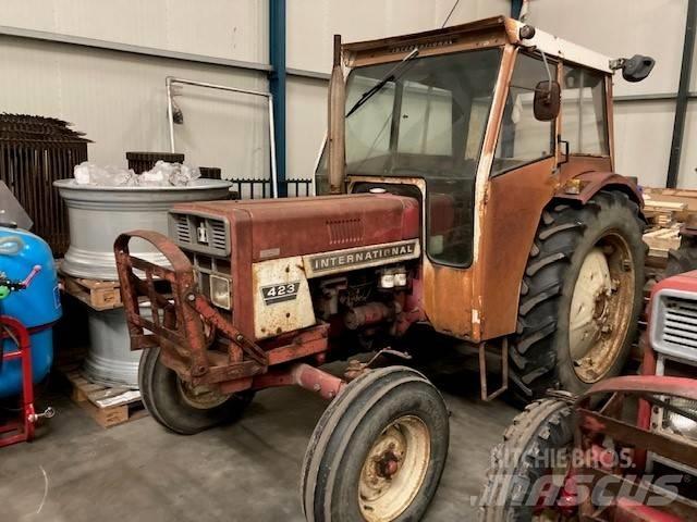 International 423 Traktory