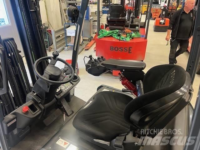 Toyota 8 FBEK 16 T Akumulátorové vozíky