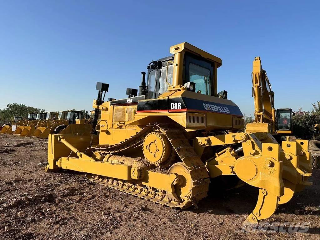 CAT D 8 R Pásové dozéry