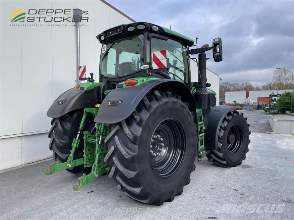 John Deere 6250R Traktory