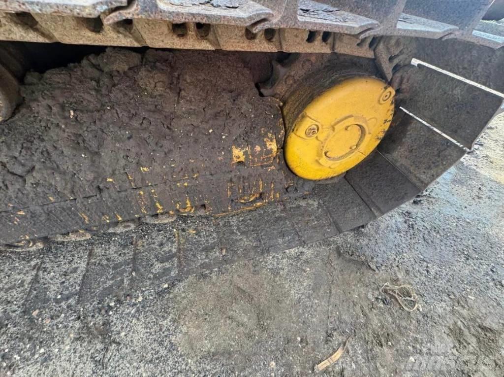 CAT D 5 G LGP Pásové dozéry