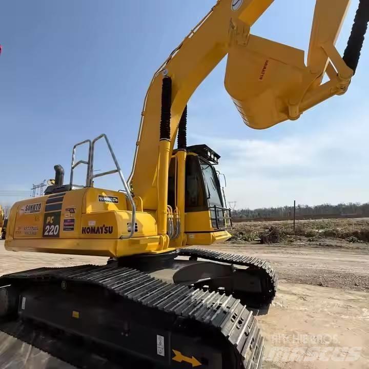 Komatsu PC220-8 Pásové rýpadlá