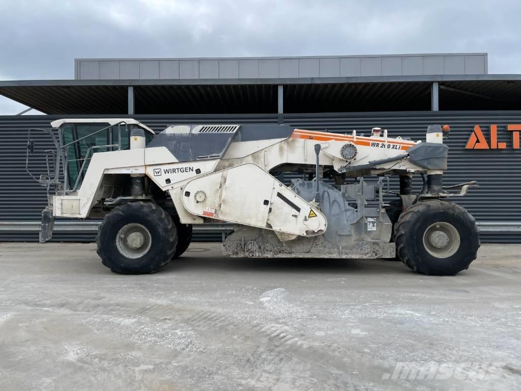 Wirtgen WR 200 XLI Recyklovače asfaltu