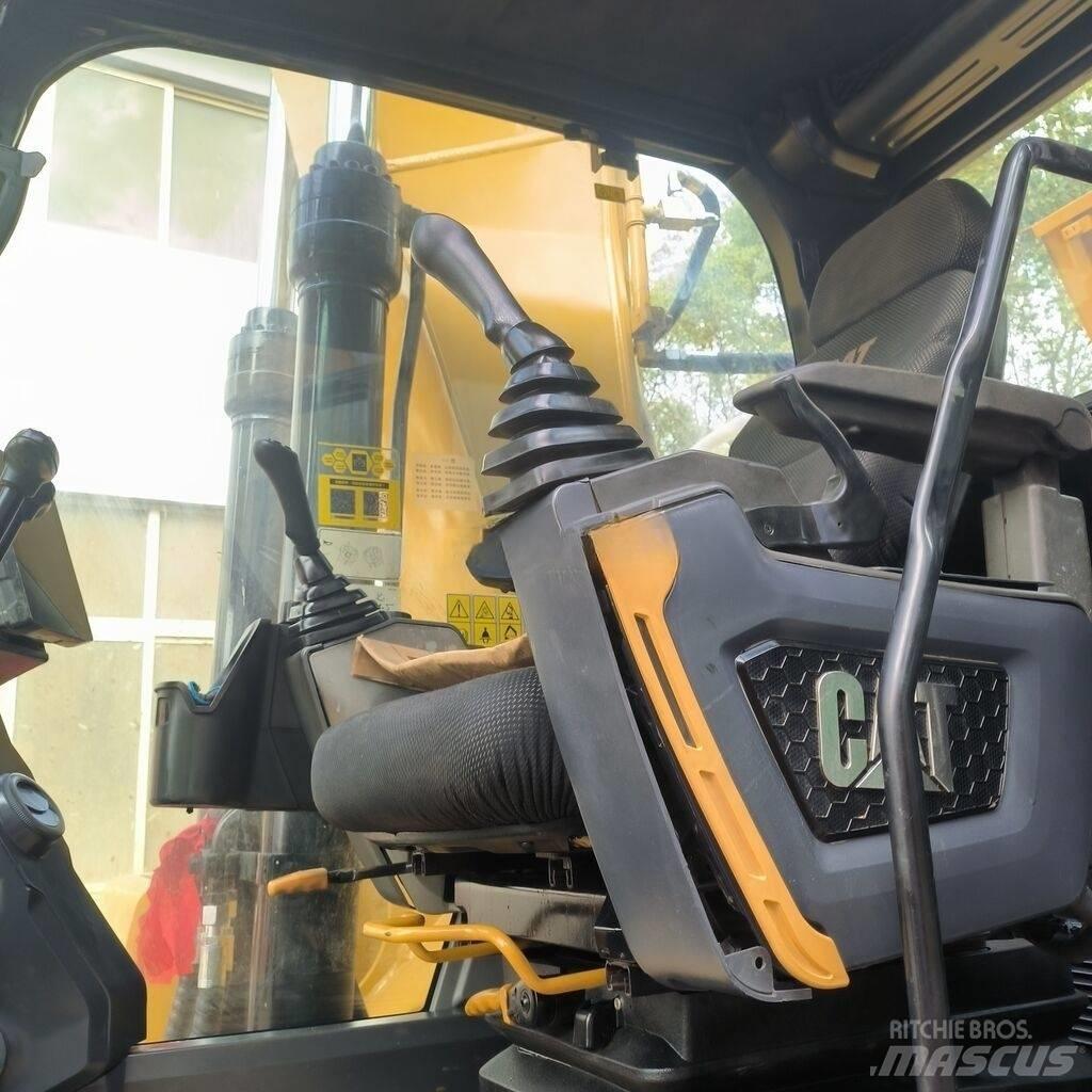 CAT 320 GC Pásové rýpadlá