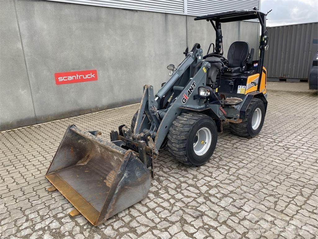 GiANT G2500HD Viacúčelové nakladače
