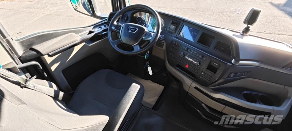 MAN TGX 18.470 Nákladné vozidlá s bočnou zhrnovacou plachtou