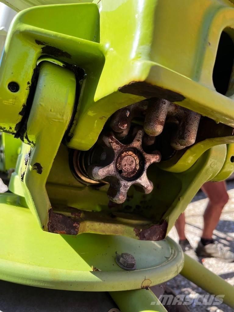 CLAAS Volto 900 T Obracače a zhrabovače sena