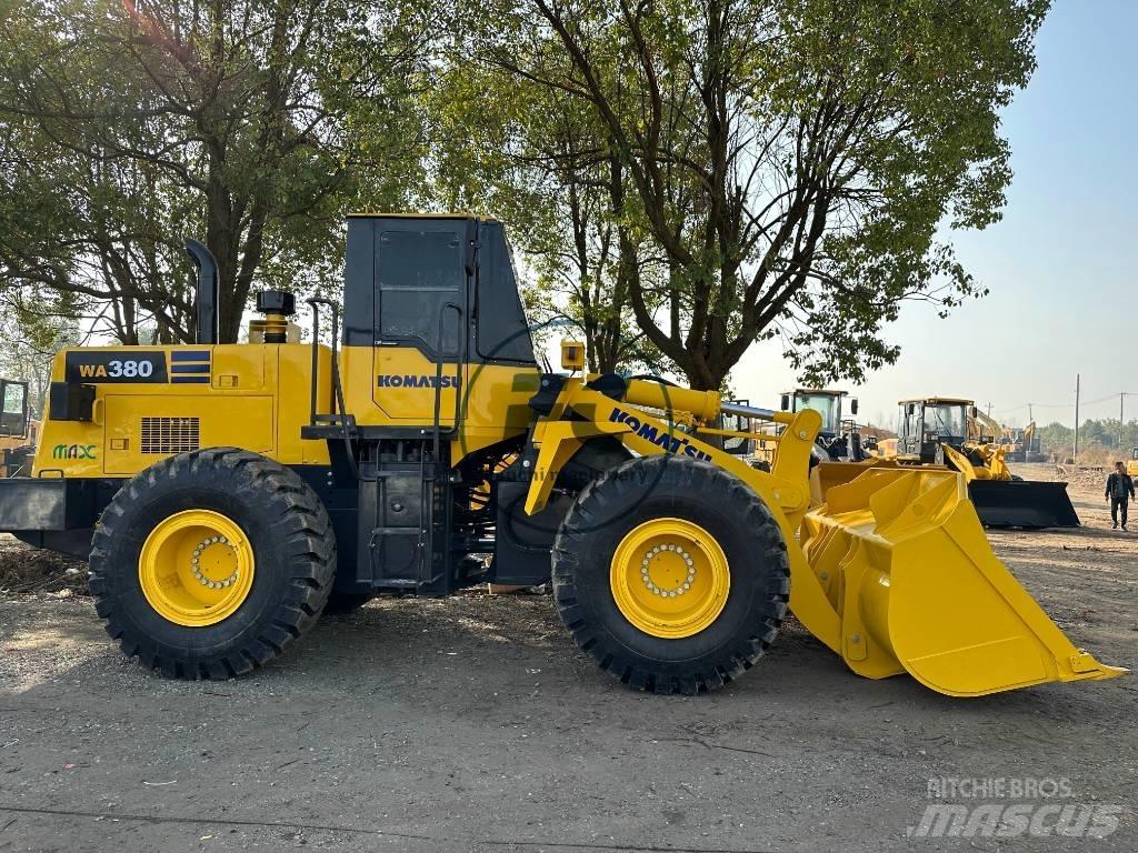 Komatsu WA 380 Kolesové nakladače