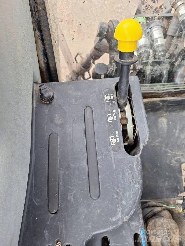 New Holland T 5040 Traktory