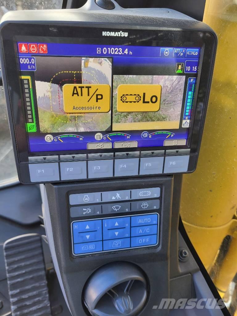 Komatsu PC210LC-11 Pásové rýpadlá