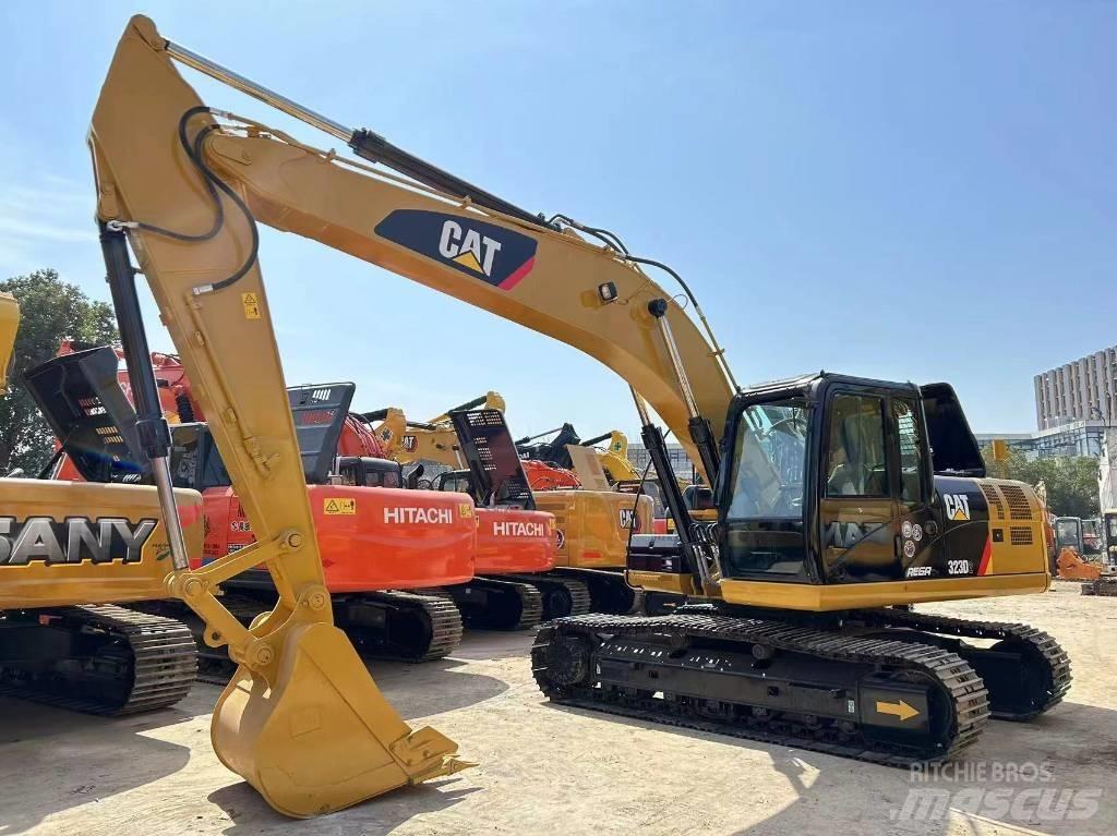 CAT 323 D Pásové rýpadlá
