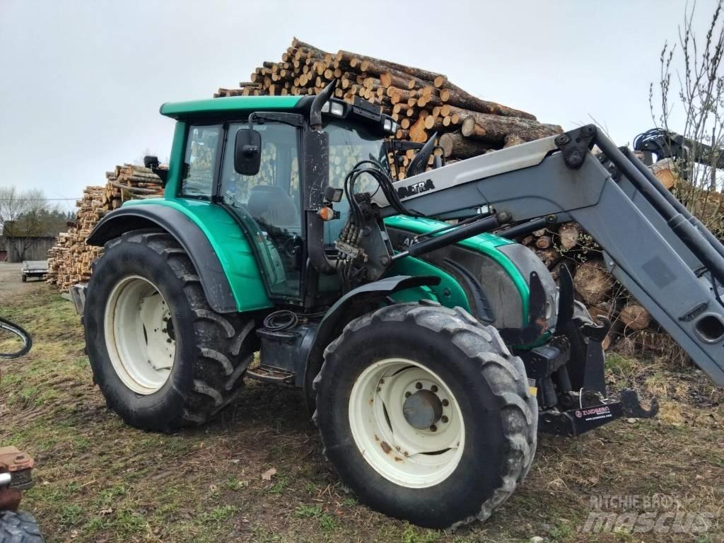 Valtra N 142 D Traktory