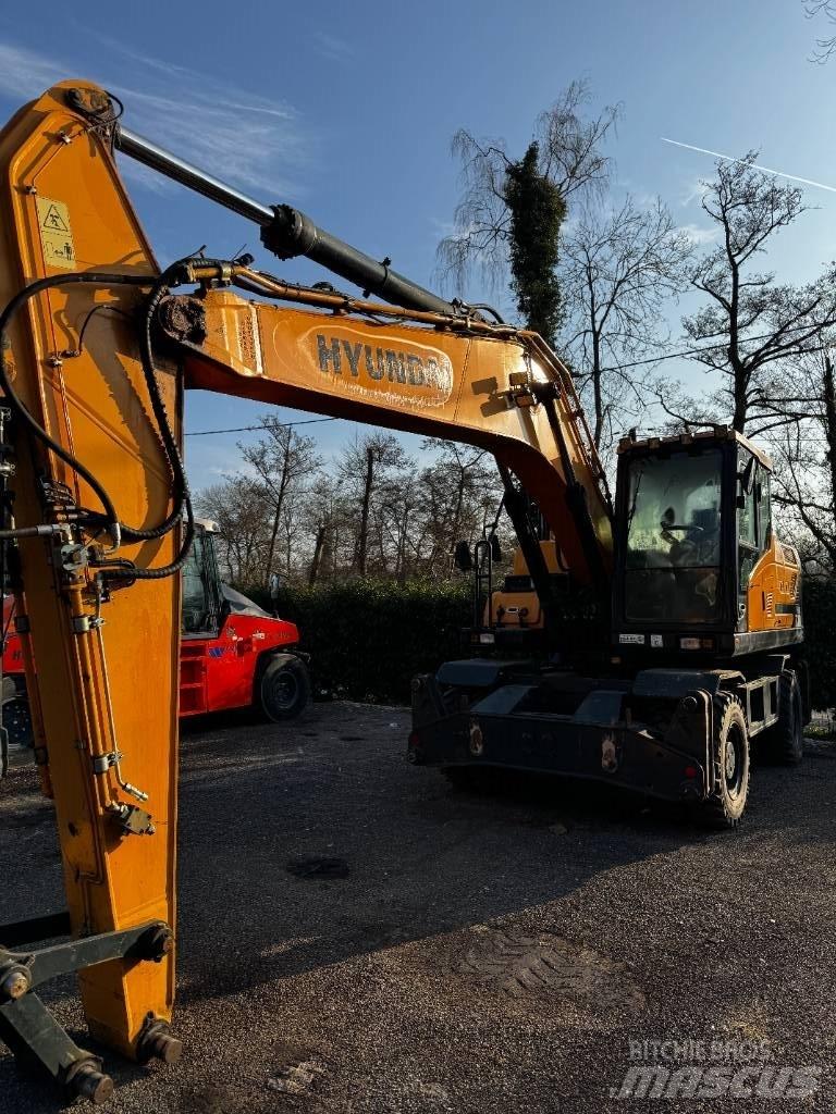 Hyundai HW 210 Kolesové rýpadlá