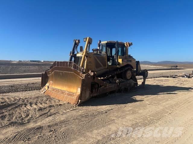 CAT D 8 T Pásové dozéry