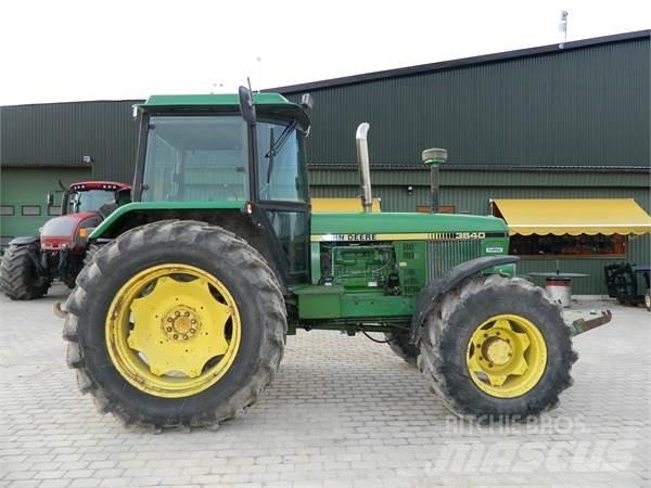 John Deere 3640 Traktory