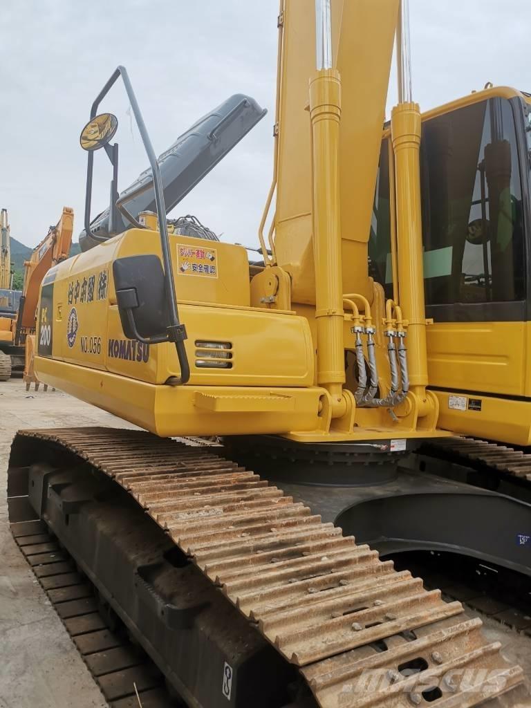Komatsu PC 200 LC-8 Pásové rýpadlá