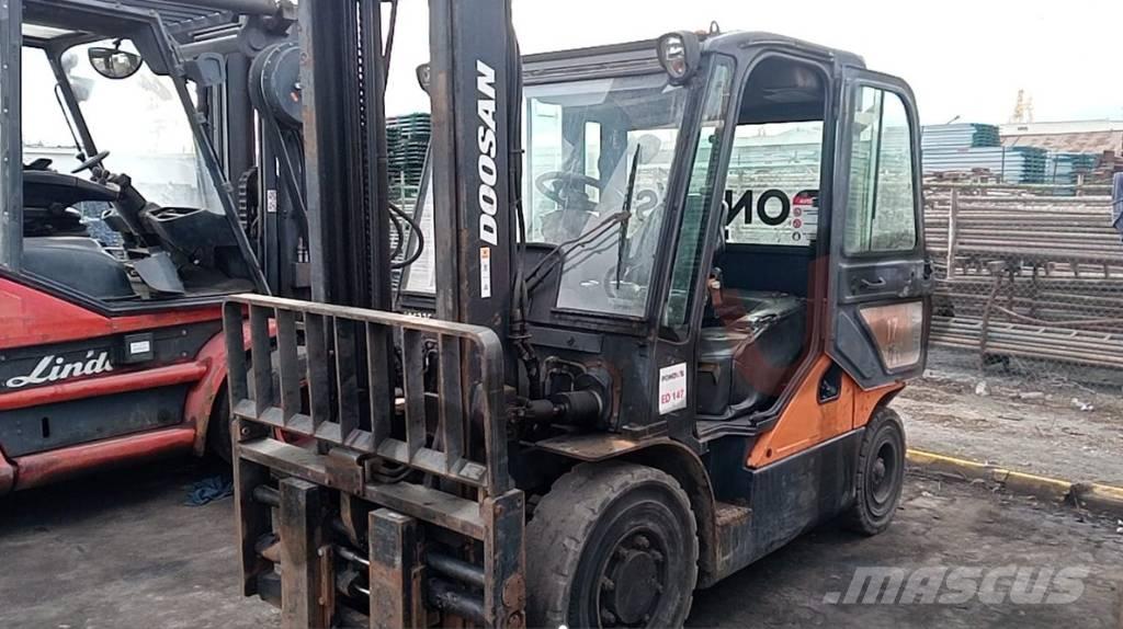 Doosan D 40 SC-7 Dieselové vozíky