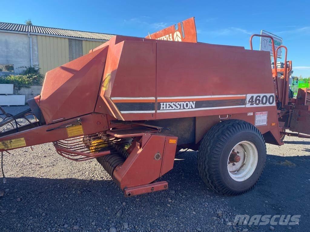 Hesston 4600 Lisy na hranaté balíky