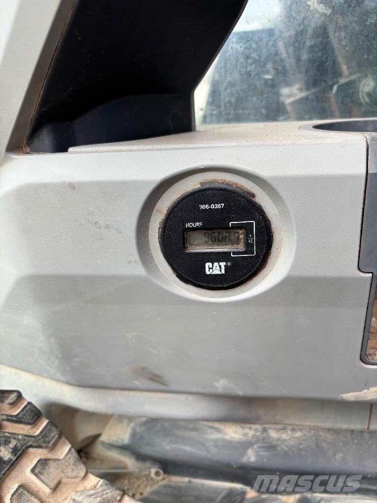 CAT 320 EL RR Pásové rýpadlá