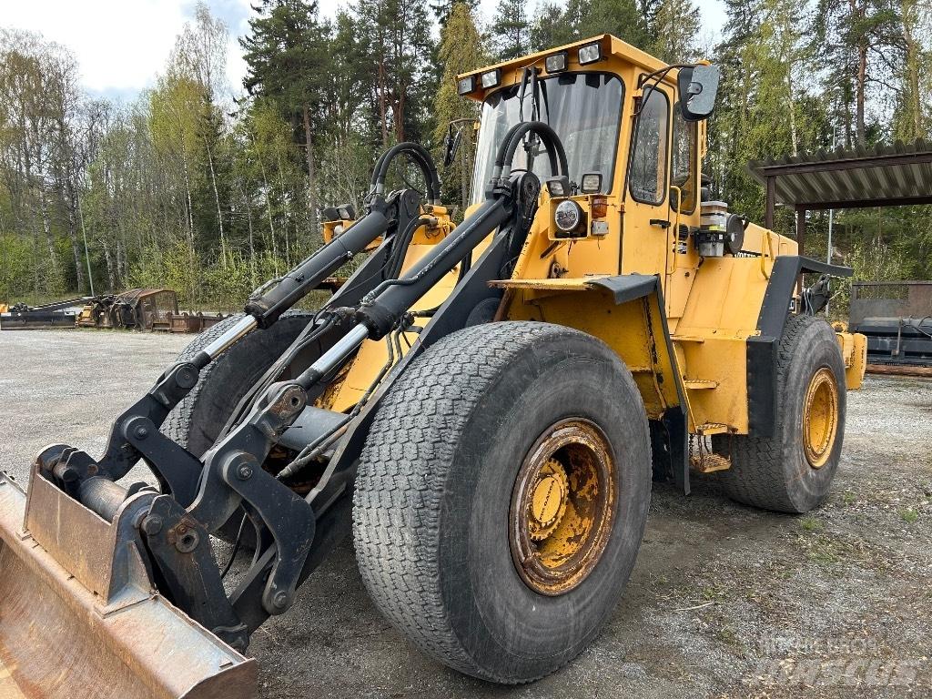 Volvo L 120 Kolesové nakladače