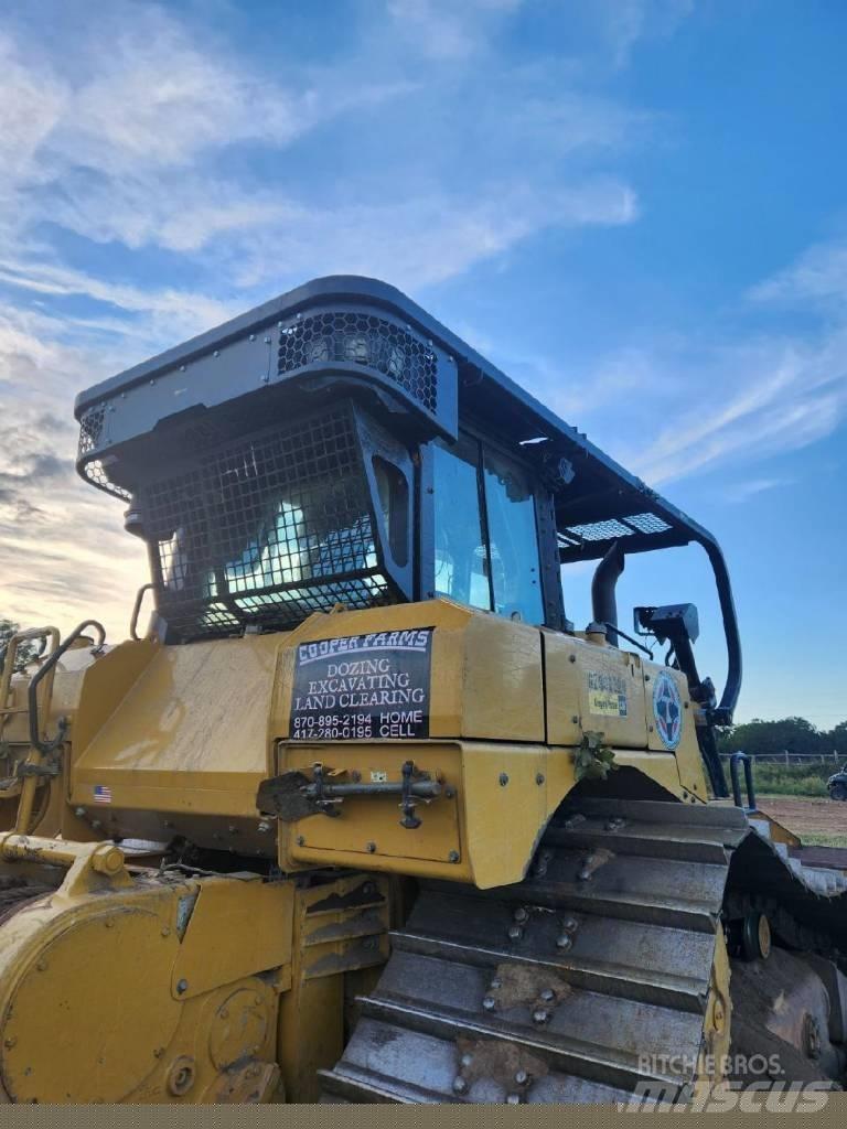 CAT D 6 Pásové dozéry