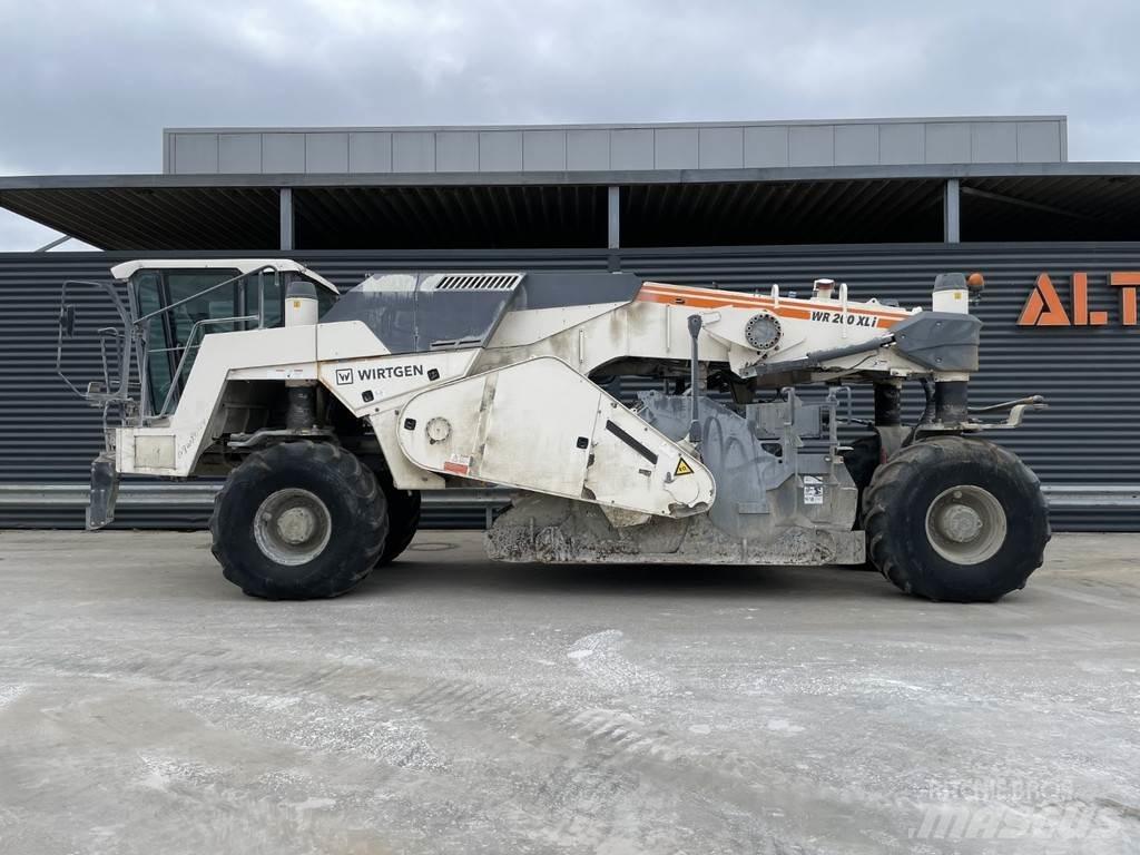 Wirtgen WR 200 XLI Recyklovače asfaltu