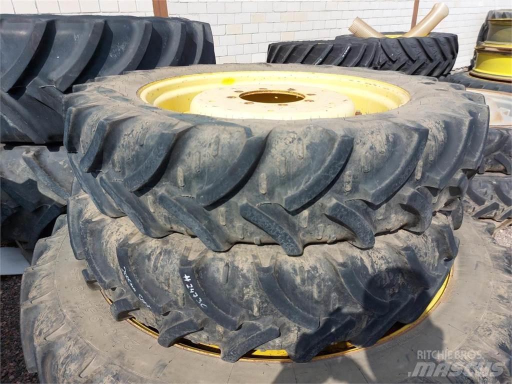 Kleber 270/95R32 Pneumatiky, kolesá a ráfiky