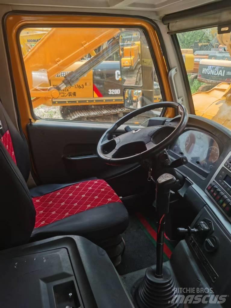XCMG xct80l5 Univerzálne terénne žeriavy