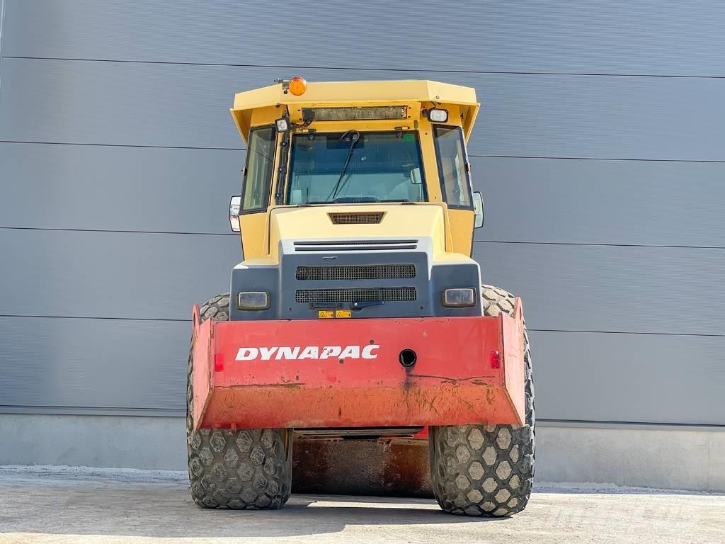 Dynapac CA302D Ťahačové valce