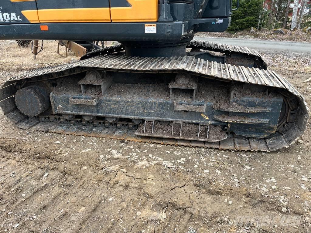 Hyundai HX 140 AL Pásové rýpadlá