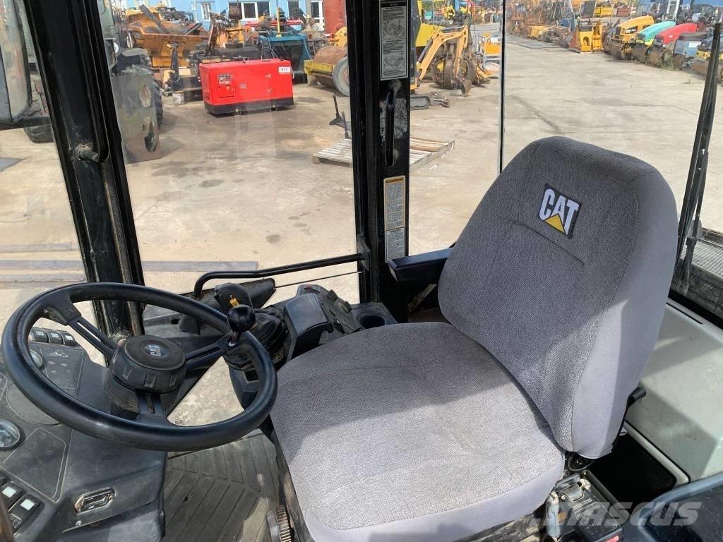 CAT 908 Kolesové nakladače