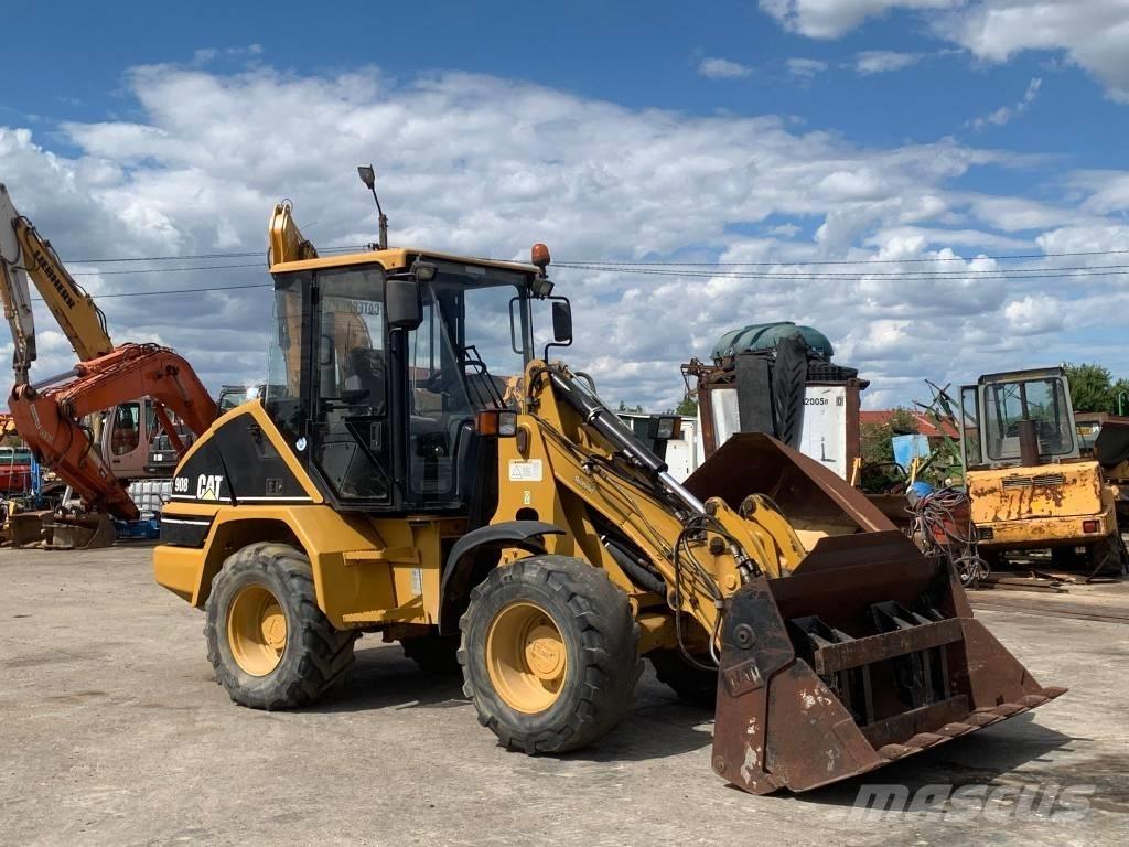 CAT 908 Kolesové nakladače