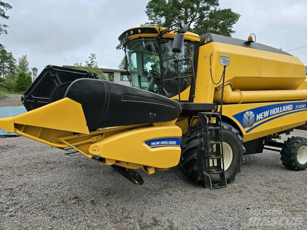 New Holland TC 4.90 Kombinované zberacie stroje