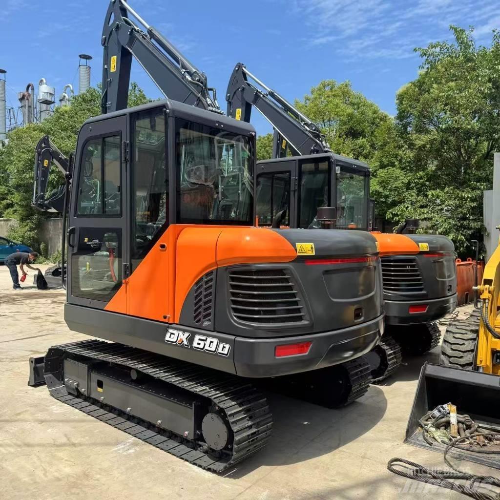 Doosan DX 60 Pásové rýpadlá