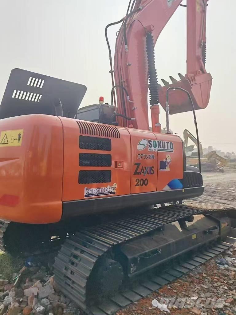 Hitachi 200-3 Pásové rýpadlá